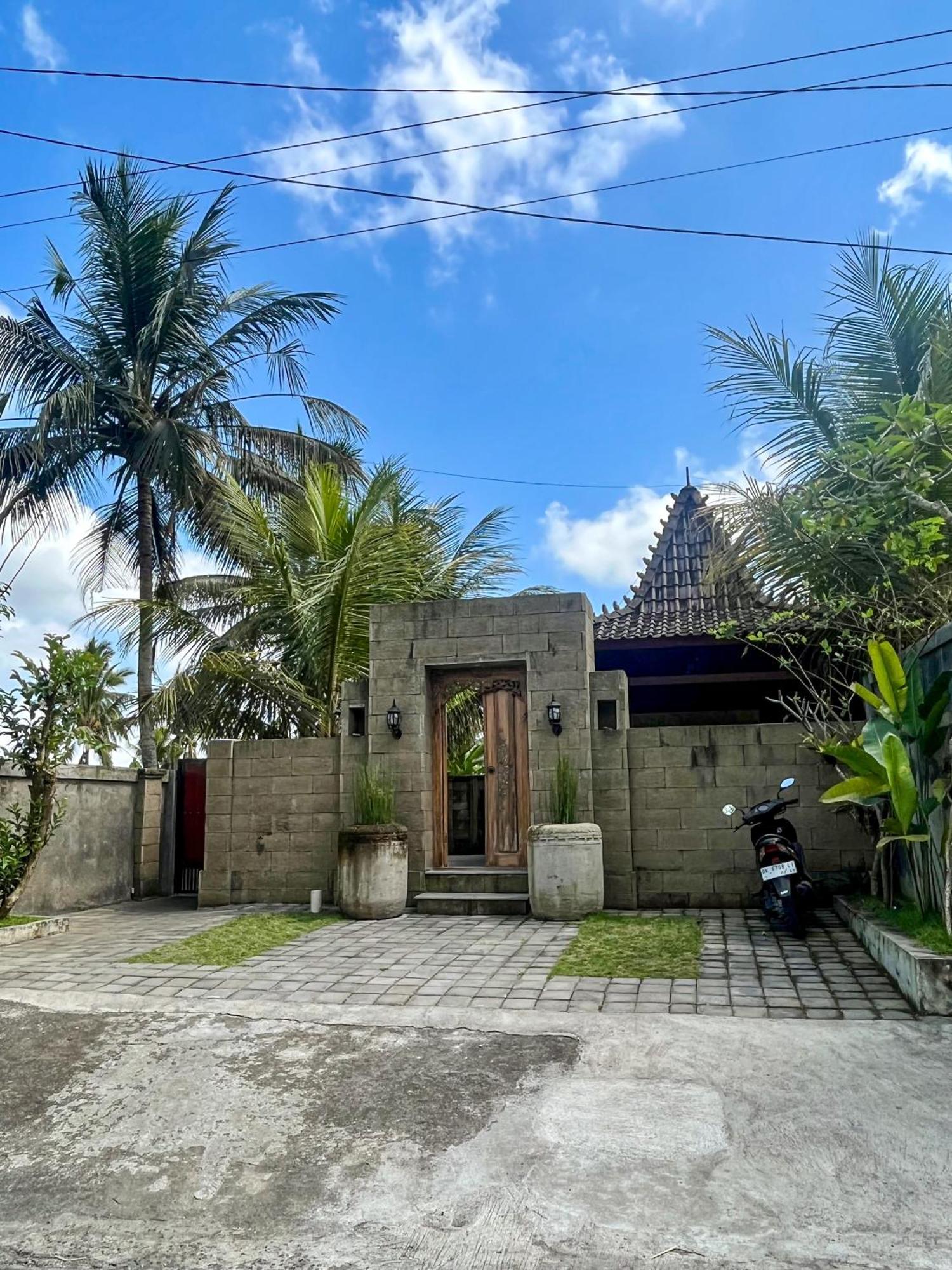 The Banana'S Kumbe Villa Tampaksiring Exterior photo