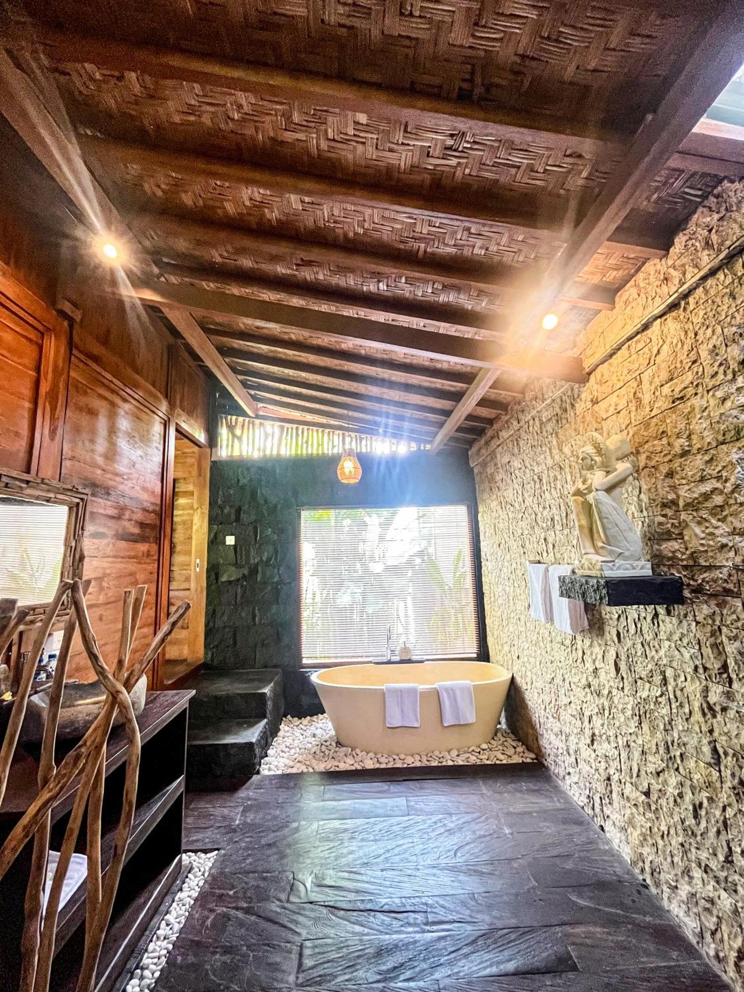The Banana'S Kumbe Villa Tampaksiring Exterior photo
